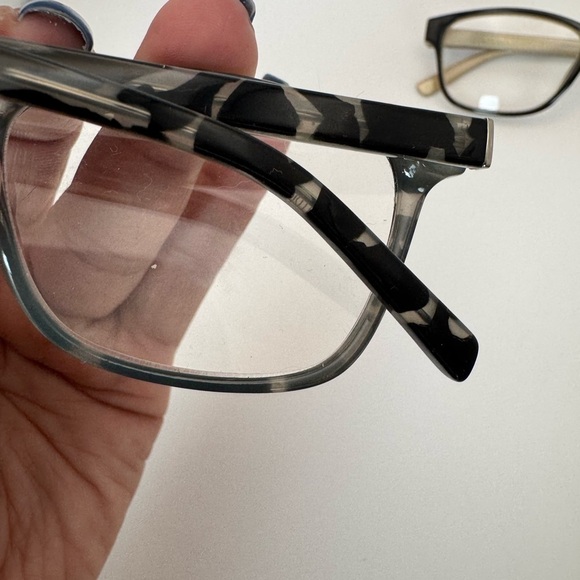 Two Pair Of Foster Grant Design Optics Eyeglass Frames 52-15-141 53-15-141 main image 4